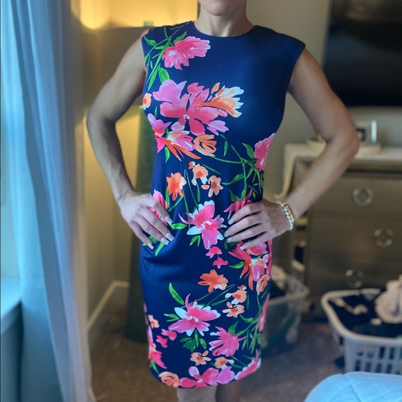 Vince Camuto Shift Dress - Picture 3 of 9